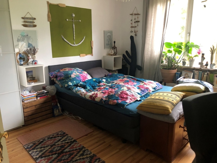 Schlafzimmer 2 - 3-Zimmer-Wohnung mit zwei Balkonen in Wellingsbüttel