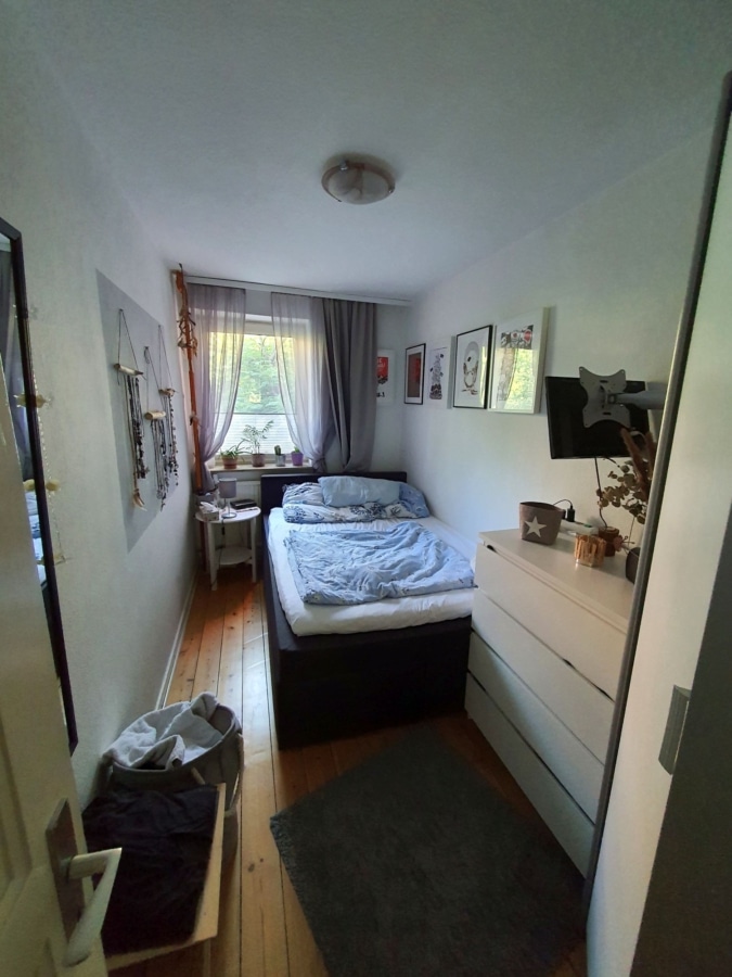 EG rechts 49 - halbes Zimmer - Kapitalanlage - Mehrfamilienhaus mit 14 Wohnungen - Courtagefrei