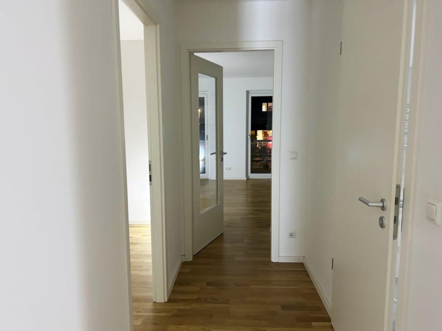 Flur (3) - 3-Zimmer-Neubauwohnung mit Balkon in Lohbrügge